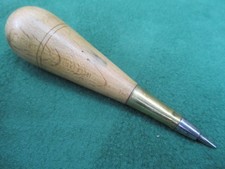 WERKZEUG VOM SATTLER UND